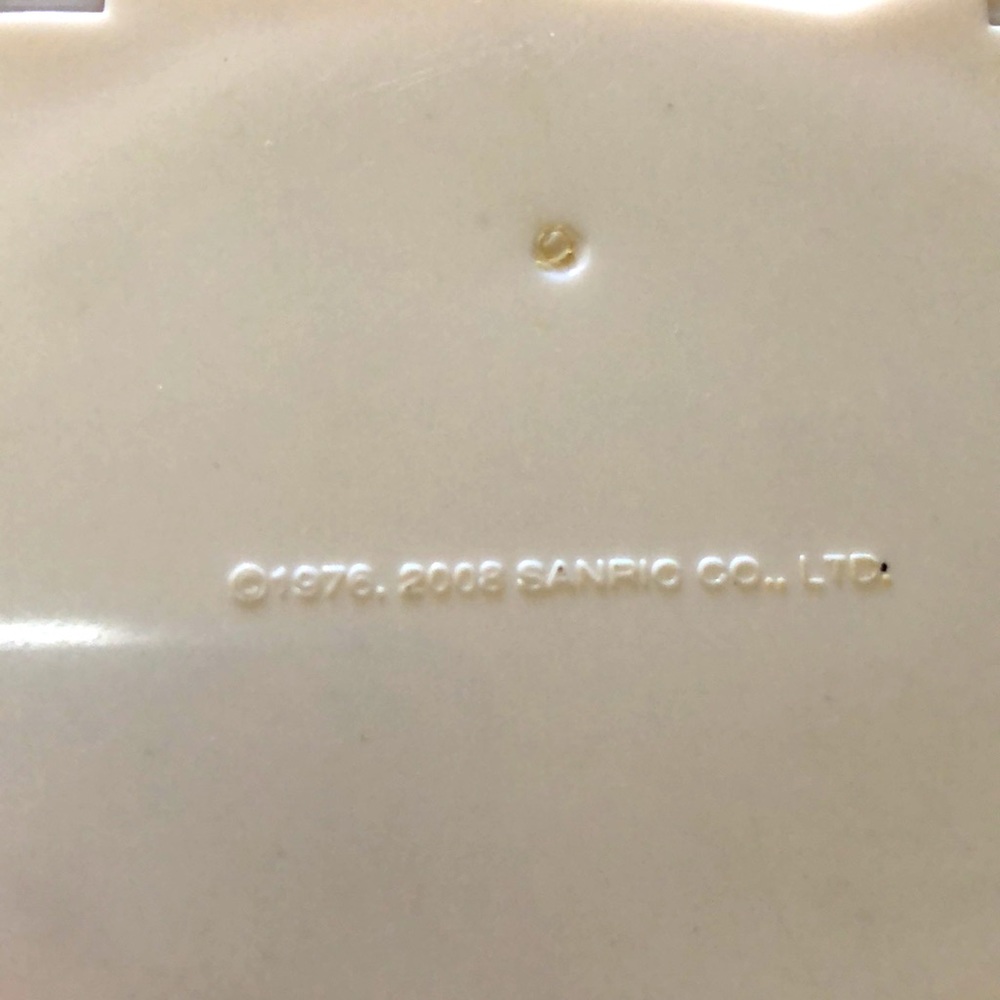Hello Kitty Compact Mirror - Picture 3 of 11